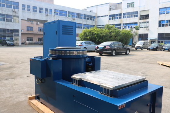 agitatore elettromagnetico di vibrazione 1000kg.f con BACCANO ISTA di MIL-STD