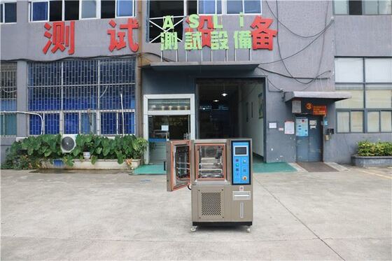 Apparecchiatura per test di pannelli solari fotovoltaici a ciclo termico