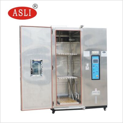 Camera di prova climatica a piedi. Grande camera di temperatura e umidità per simulazioni ambientali.