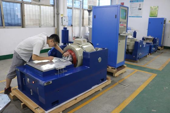 Sistema di scuotimento a vibrazione ad alta capacità con carico massimo di 300 chilogrammi e peso della bobina mobile di 30 chilogrammi per test di vibrazione completi